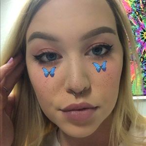 Meet your Posher, Thea